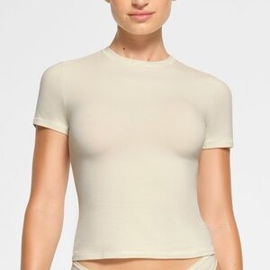 Skims T-Shirt